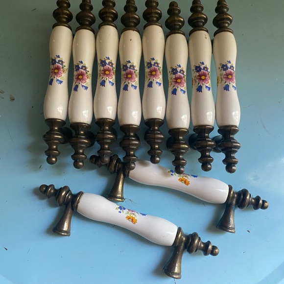 10 Vintage Ceramic Cupboard Door Handles - Picture 4 of 4